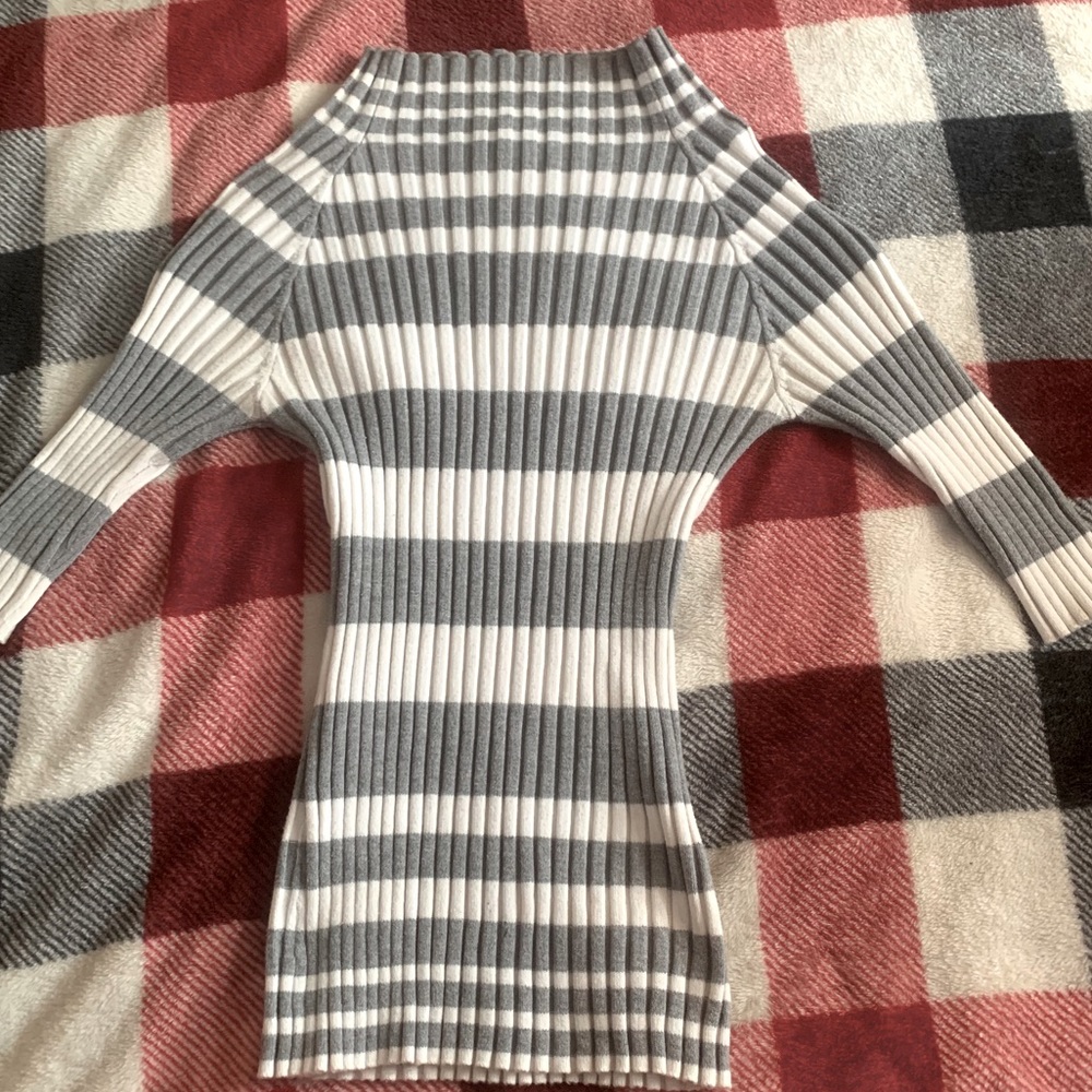 This is a worthington sweater